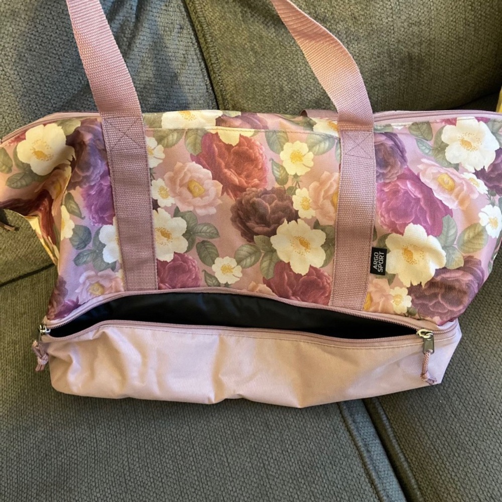 Travel duffel bag
